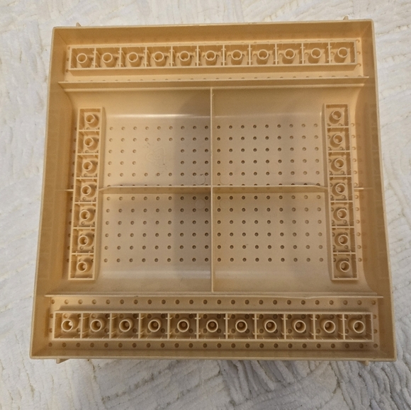 Ritvik Mega Bloks Raised Baseplate Tan 2- Tier Base 7.5" x 7.5" x 1.5" Display - Picture 2 of 3